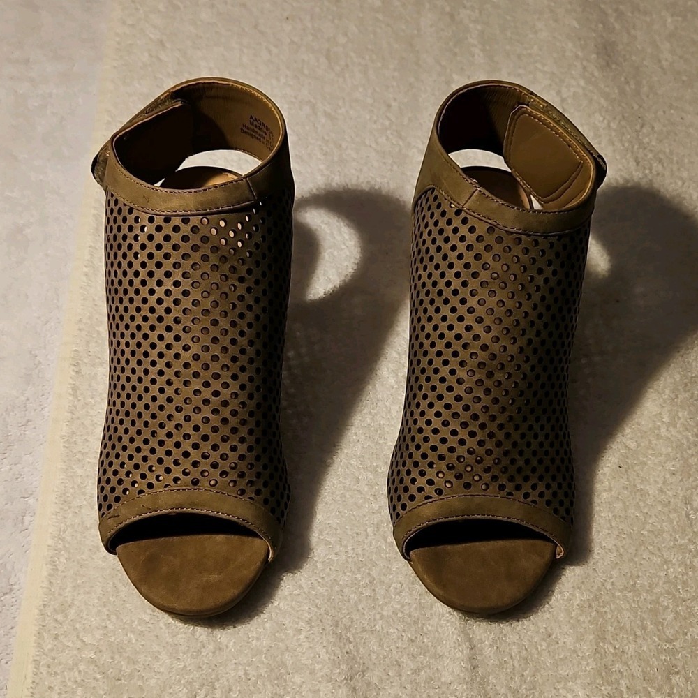 J. Adams Taupe Synthetic Perforated Block Heel Slingback Open Toe Size 5.5